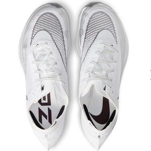 Nike ZoomX Vaporfly Next% 2 Women’s white/silver size 9.5